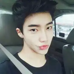 请问这个人叫什么