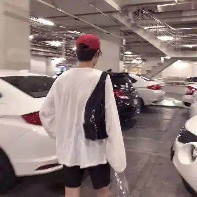 孤单背影图片伤感男生头像