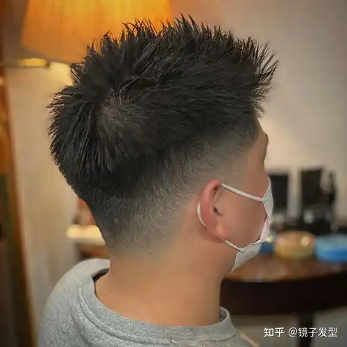 越剪越时尚男发来了,和尚头飞机头大背头全都有,你最想剪哪一款