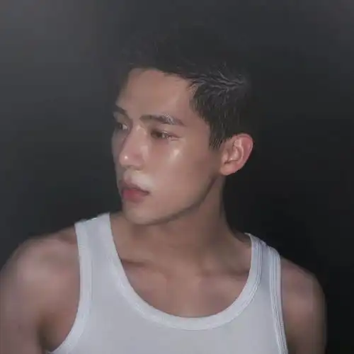 既讨厌人群又需要温暖男头女头多人头像