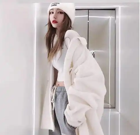 贝拉庆520晒与高以翔旧照,无意爆相恋时间,18岁就与对方在一起