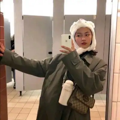 女生头像真人手机挡脸容下幸福和难过才会花好月圆