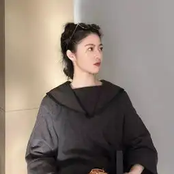 女生头像去站在万人敬仰的高度