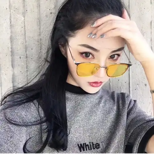 粉丝留言要求丨眼镜女生头像