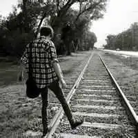 微信头像忧伤背影图片大全黑白忧伤孤独头像男生背影