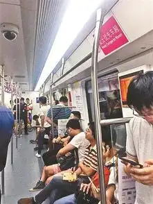 国内首例女士优先车厢里面男士人数多于女性