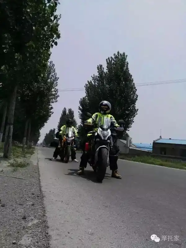 摩托家成人礼是一场西藏摩旅,路上顺道捡个男友