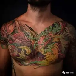 帅气的花胸纹身