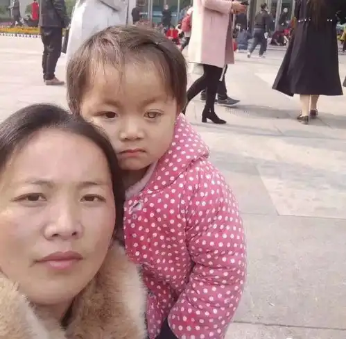 救救我一个3岁女孩,全世界都希望她活,全家人却都盼着她死