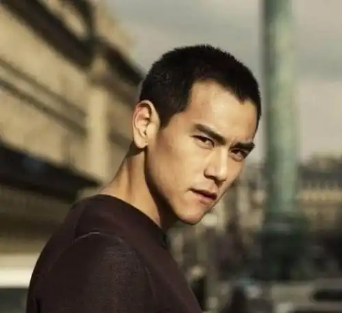 栖桐国际推荐男生成熟发型,油头经典不败寸头乾净俐落