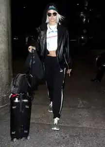 知道卫衣时髦又不知道怎么穿