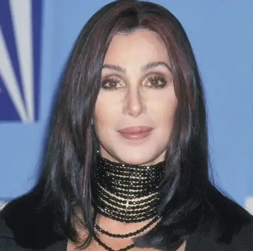 77岁美国女星与小38岁男孩相恋跟我同龄的都不在了