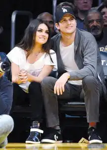 美国男星库彻迎娶黑天鹅米拉库尼斯图