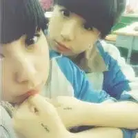 蓝色校服的头像无论男女情侣都要越多越好超过50个悬赏翻倍