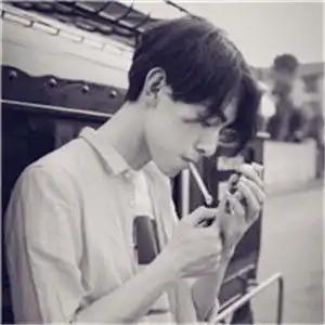 男生黑白抽烟头像有的苦恼怎么可能离开香烟呢