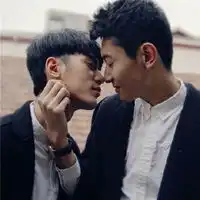 捧脸欲吻