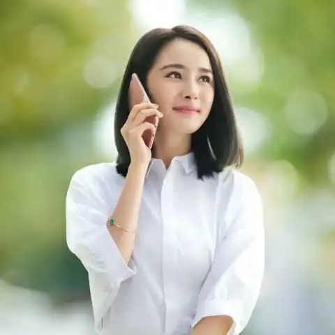 把白衬衫穿出高级感,搭配很重要,你get到了吗