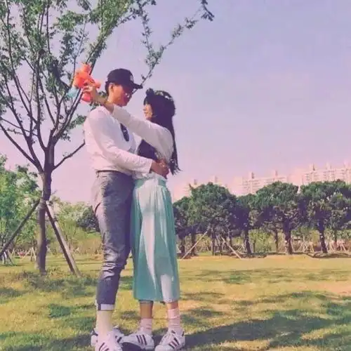 青梅不在,竹马老去,从此我爱上的每一个都很像你风带