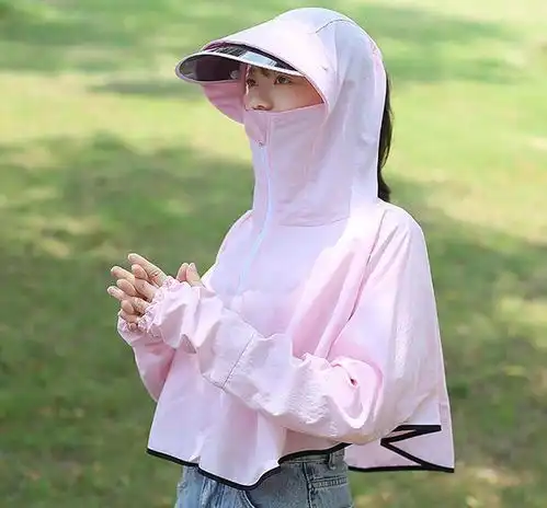 别总傻傻的穿t恤了,不妨看我小姨身上穿的防晒衣,清凉更透气