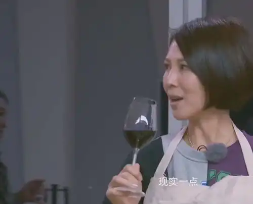 蔡少芬堪称人间清醒坐飞机前会叮嘱张晋你可以再找,要对女儿好