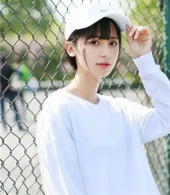 幽默笑话我悄悄从老婆的钱包里,抽出两张百元大钞,放进自己的腰包