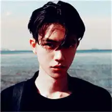 阿宝色头像男暖暖的色调陪衬了大暖男