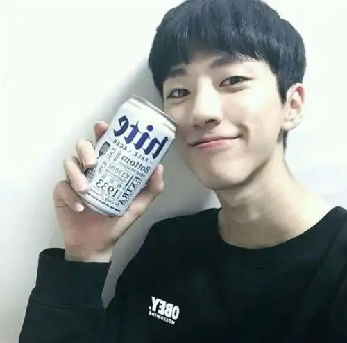 小清新阳光男生qq头像成熟可爱男生qq头像