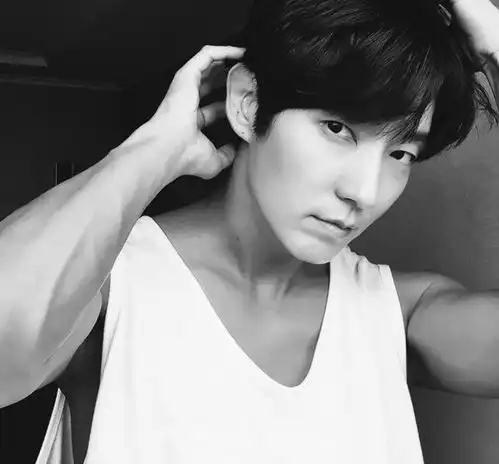 38岁李准基演技登热搜,晒照感谢粉丝,健硕肌肉摆脱花美男形象