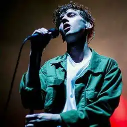 男生欧美头像2018帅气意境头像精选爱上你是一种流泪的幸福