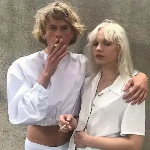 头像枯木逢春,我逢你