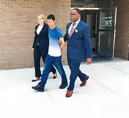 华裔男子砍断怀孕妻子手臂,还想游泳偷渡加拿大
