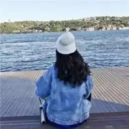 孤独背影看海女头像