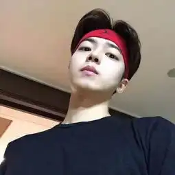 有没有人知道这个男人是谁是网红还是模特