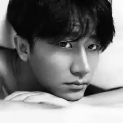 爱相随,梦相依男神黄轩黑白写真