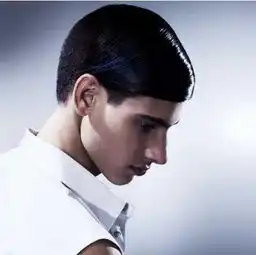 男生刘海发型图片不规则刘海给你视觉上的冲击,酷毙了