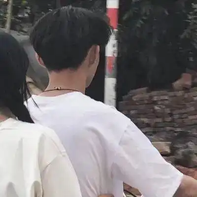 情侣头像养一生娇骨