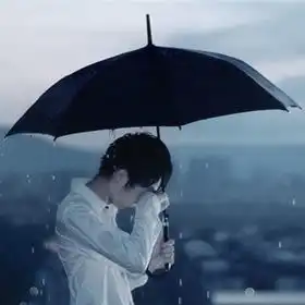撑伞依旧湿身