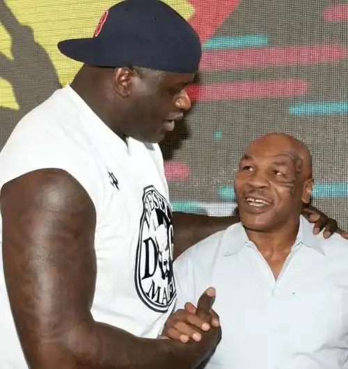 为何说普通人打不了nba,看了姚明大腿奥尼尔手臂你就明白