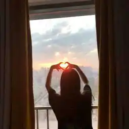 情侣头像唯美背影一男一女两张2019最流行个性情侣头像