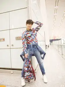 明星胡歌杨洋井宝蒋劲夫去看秀都穿成了什么样子