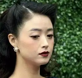 46岁的宁静靠口红圈粉无数不过,春节回家这三种口红还是不要涂了别看了,你包里就有