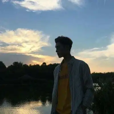 男头月光不抱你时间摧毁你qq男生头像我要个性网