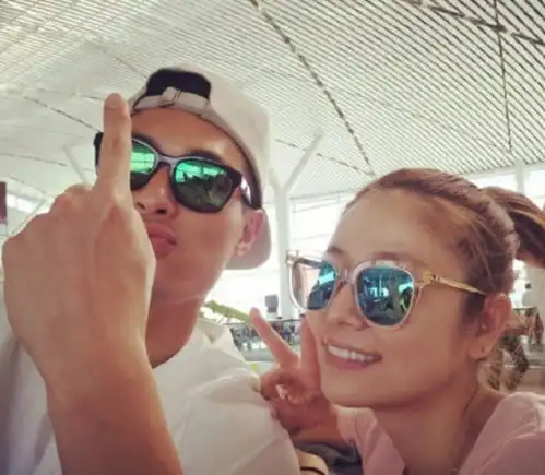 林心如巧遇杨祐宁晒合照,两人同框林心如靠在杨祐宁肩上开心似少女