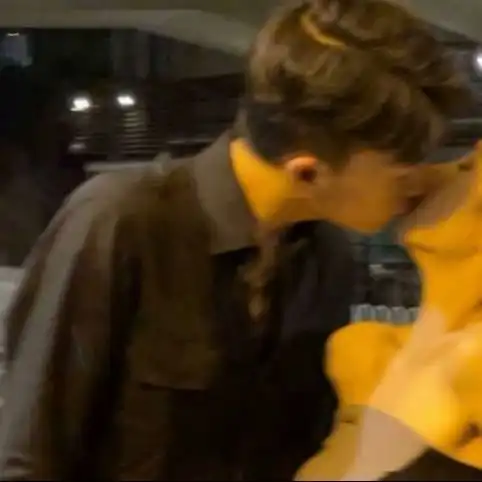 朦胧感十足的头像情侣