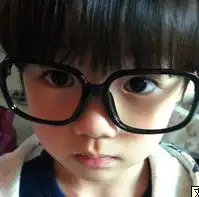 这个可爱的小男孩叫什么名字啊