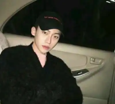 男人常给你发两个字100是情场老油条,丫头悠着点吧