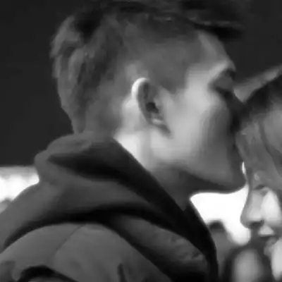 黑白头像情侣一人一张最新版情侣头像黑白一对