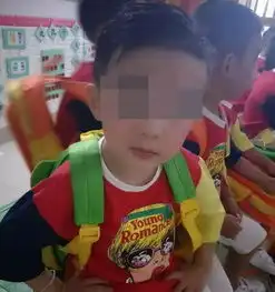 家人叮咛促安全五丨悲剧5岁男孩倚靠玻璃护栏,竟从5楼坠亡