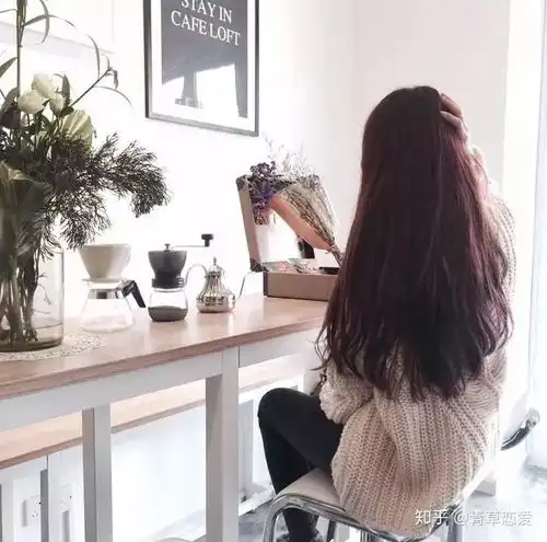 追女生的时候,女生假装喜欢你的三个表现,男人要知道