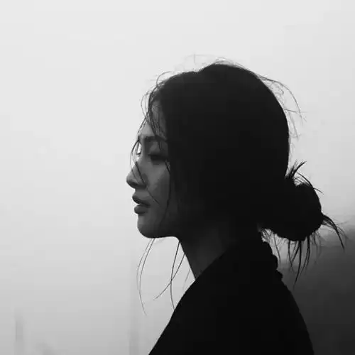 我,18岁,初夜卖了1800万